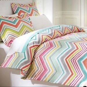 Queen size PBTeen Duvet set